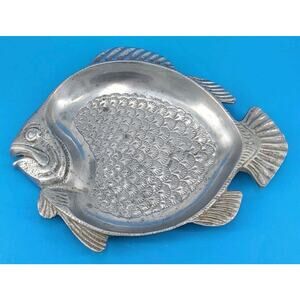 Vintage Cast Aluminum Fish Serving Platter Tray Dish Nautical Decor 13.5